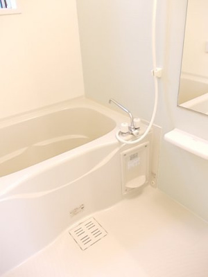 【浴室】 | ノーブル・パレスⅢ | 日々の暮らしに欠かせないお風呂です