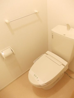 【トイレ】 | ノーブル・パレスⅢ | コンパクトで使いやすいトイレです