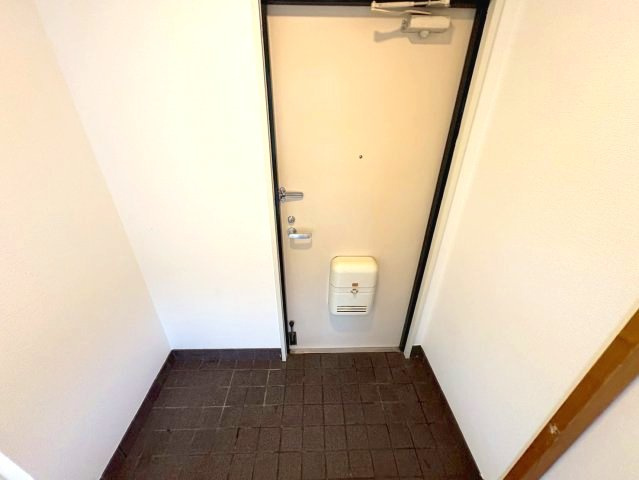プチリベルテの玄関