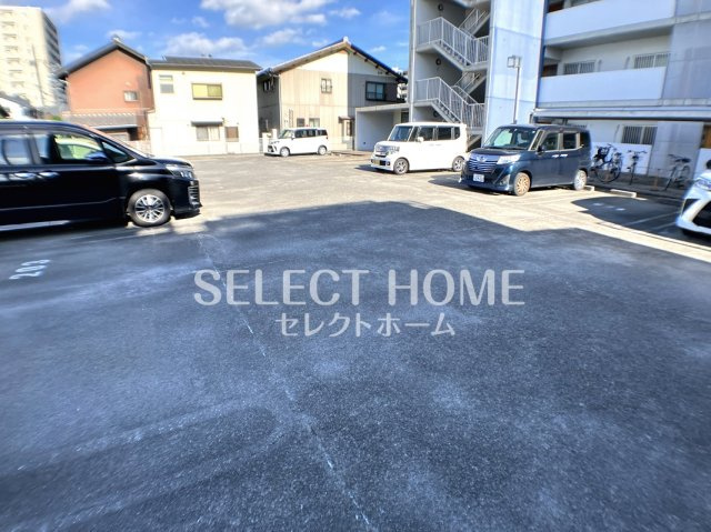 【駐車場】 | カーサベルジオーノ | 駐車スペースもあります