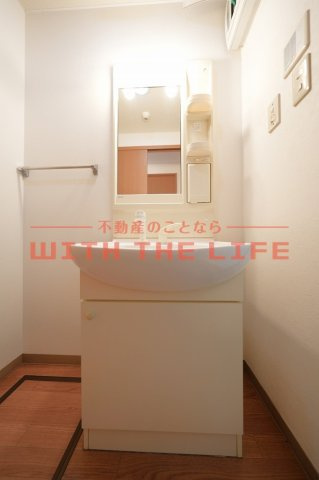 グランディールチェリー【10,000円キャッシュバック対象物件】の独立洗面台|朝の身支度には欠かせない独立洗面化粧台