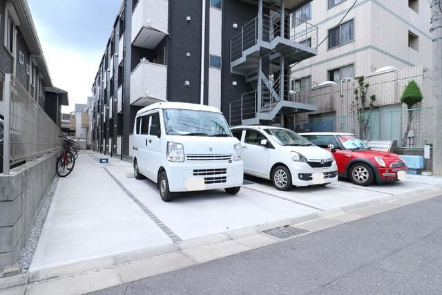 ＧＲＡＣＥ　ＦＬＯＲＡ　２１の駐車場