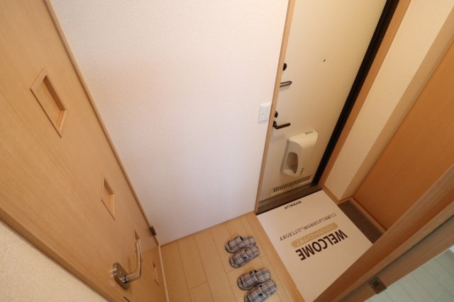ヴェルドミールＢ棟の玄関