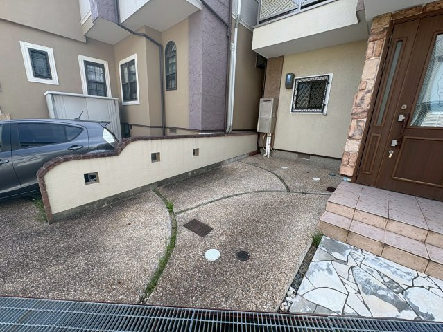 垂水区泉が丘5丁目　中古戸建の駐車場|駐車場があります