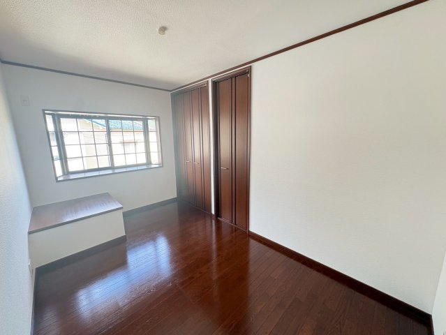 垂水区泉が丘5丁目　中古戸建の洋室|個人の部屋や寝室として使える洋室です
