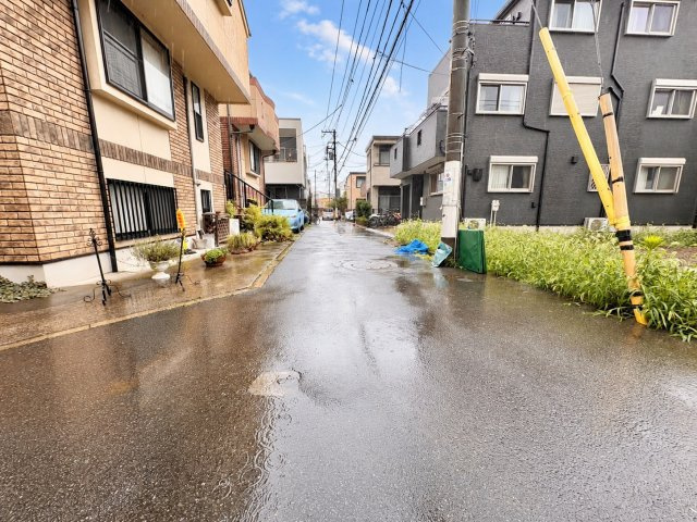 中野区大和町4丁目　建築条件無し売地の前面道路含む現地写真|2026.06.20撮影

現地ご見学希望・資料請求などお気軽にお問い合わせ下さい！
03-5990-5201