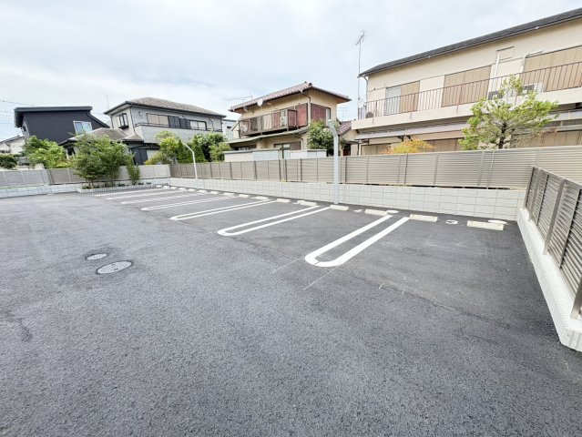 D-ガルデニアの駐車場