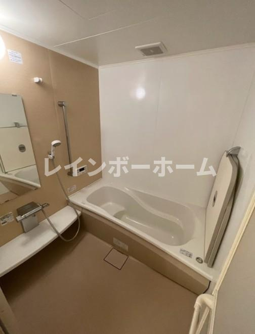 コンフォートグレイスＣの浴室