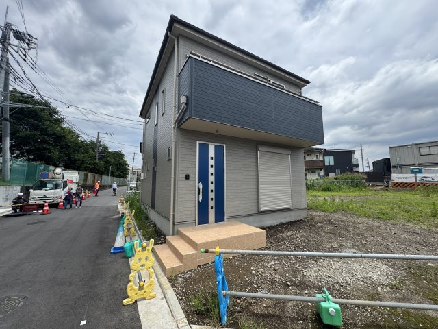 瀬谷区二ツ橋町新築戸建【3LDK＋駐車スペース/南面道路・角地/前面道路約18m/開放感◎】の外観