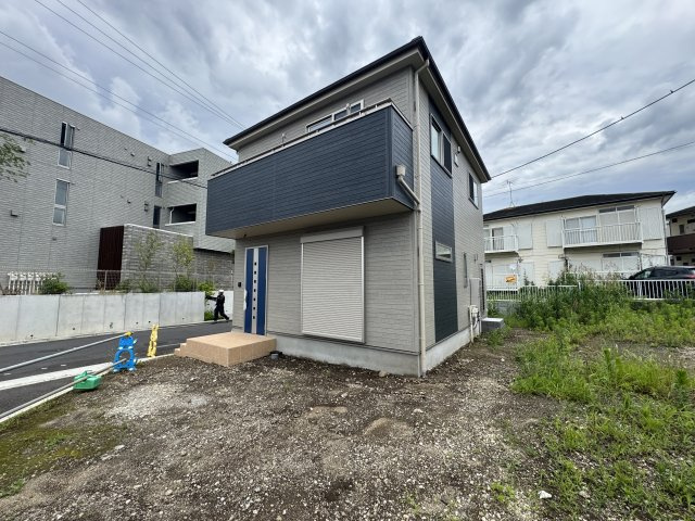 瀬谷区二ツ橋町新築戸建【3LDK＋駐車スペース/南面道路・角地/前面道路約18m/開放感◎】の外観