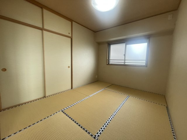 コアマンションネクステージ北の丸の和室