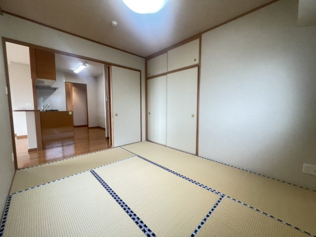 コアマンションネクステージ北の丸の和室