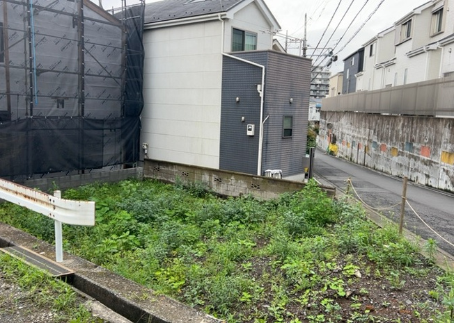 【外観】 | 物件の詳細については、現地を見てわかること以外に、役所や法務局などで調べないとわからないことがあります。そのため、現地に行く場合は、もしこの物件を買ったらどのような生活ができるかをイメージしましょう。