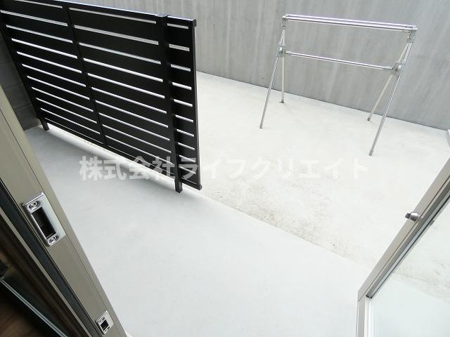 クリフビレッジA棟のバルコニー