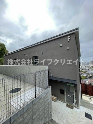 クリフビレッジA棟の外観