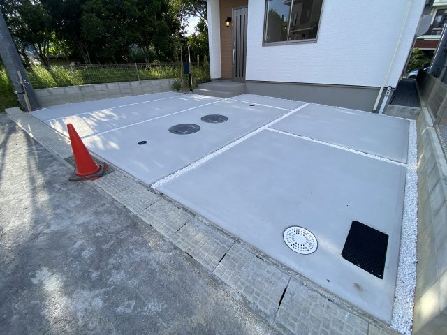南城市玉城富里（全2棟）B号棟の駐車場|※同仕様写真です