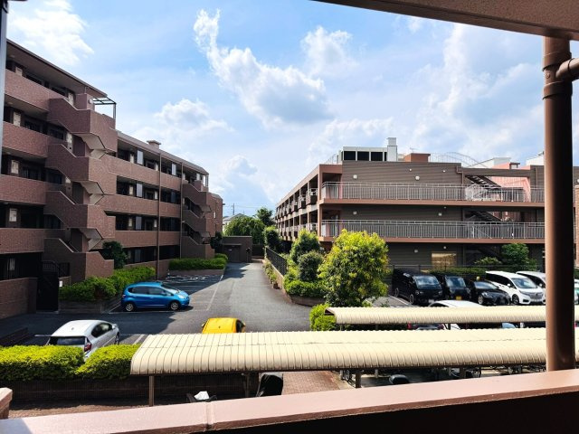 【バルコニー】 | ライオンズガーデン大泉学園第二（成増店） | 通風良好な両面バルコニーを採用。