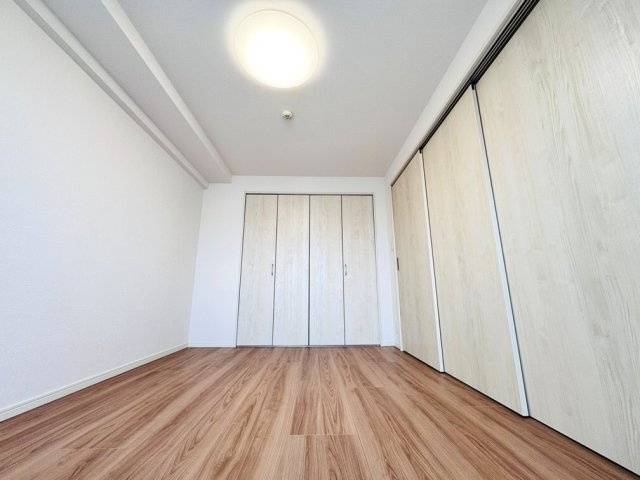 【洋室】 | ライオンズガーデン大泉学園第二（成増店） | 来客時にはゲストルームに。日常はリビングの延長に。暮らしに合わせて変化する2WAY空間となるリビング続き間の6.2帖の洋室。