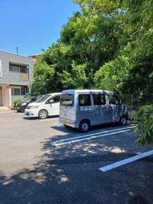 【駐車場】 | プロムナード和 | 駐車場に車を止められます