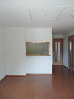 【居間・リビング】 | プロムナード和 | こちらの居間で趣味の時間をお楽しみください