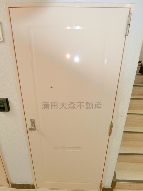 フジハイムの玄関