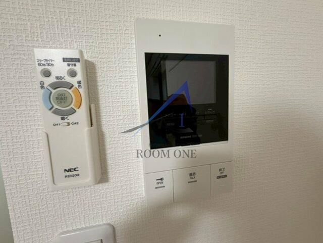 ロイヤルハマのセキュリティ|モニター付インターホンです。