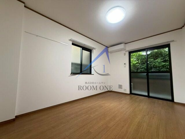 ロイヤルハマの居間・リビング|洋室のお部屋です。