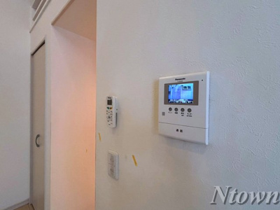 【セキュリティ】 | イースト クレッセント | モニター付きインターホンです
