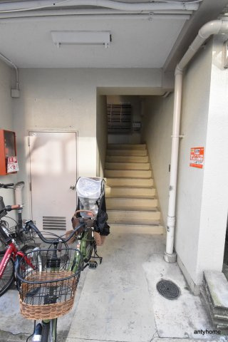 都島岡本マンション　仲介手数料無料のエントランス