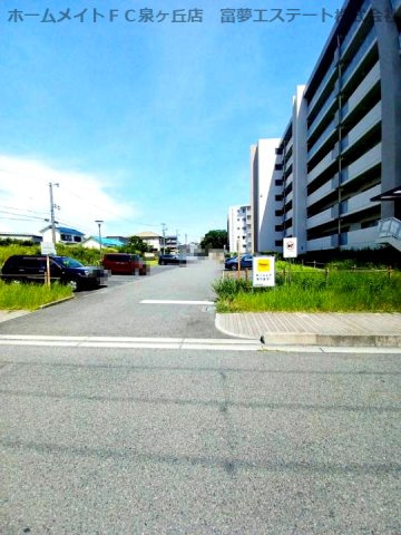 サンヴァリエ津久野4号棟の駐車場