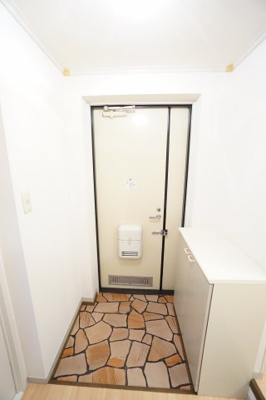 【玄関】 | カーサみつわ台A | ※同物件・同タイプの写真です