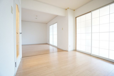 【居間・リビング】 | カーサみつわ台A | ※同物件、同タイプのお部屋です