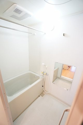 【浴室】 | カーサみつわ台A | ※同物件・同タイプの写真です