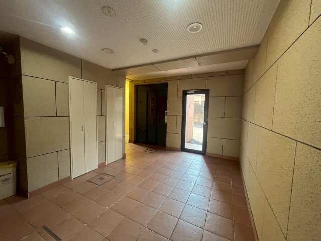 スリーディーガーデン本山のロビー