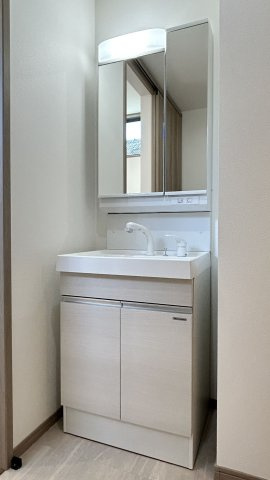 TRIOVE JR久留米アクシスの洗面所|広い洗面スペース