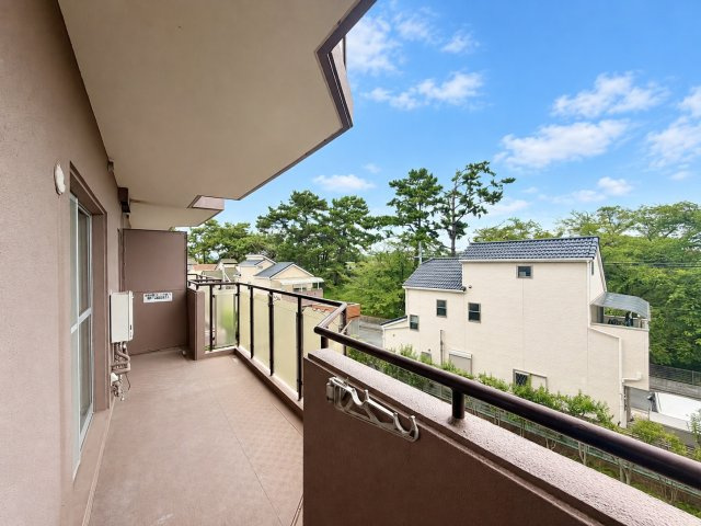 イトーピア武庫川の玄関|※リフォーム参考画像