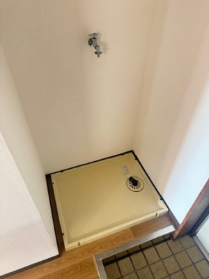 【設備】 | ホワイトハウス高円寺 | 洗濯機置場