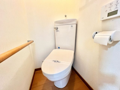 【トイレ】 | 宇治市広野町丸山　中古戸建 | 【トイレ】〈こちらの物件〉に興味がある方はお気軽にお問い合わせ下さい！月々のお支払い希望額からお客様が購入可能な物件の価格をシミュレーション致します(*´▽｀*)