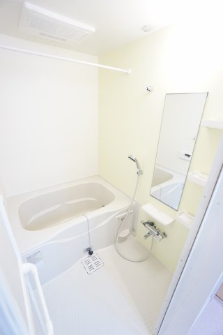 【浴室】 | グランアルシュⅣ | ※同物件、同タイプ、間取り反転のお部屋です
