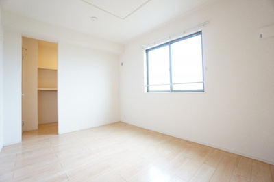【洋室】 | グランアルシュⅣ | ※同物件、同タイプ、間取り反転のお部屋です