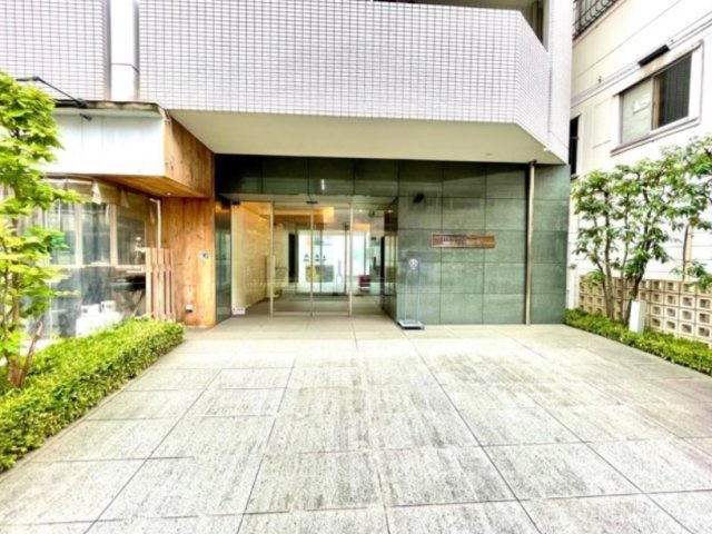 レジディア渋谷のエントランス