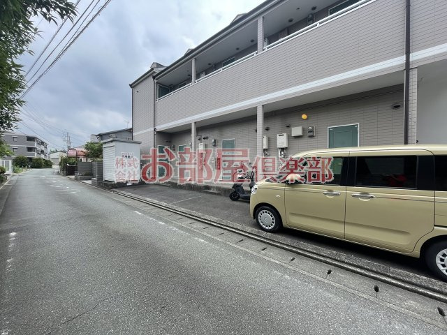 プラムハウス上津の駐車場|車をお持ちの方に嬉しい駐車場付きの物件です