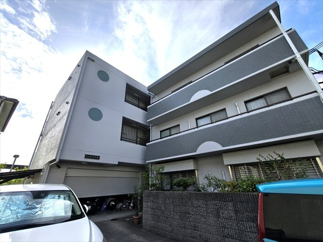 ジュネス芦屋の外観