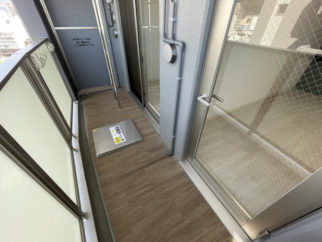 エステムコート神戸元町2リザーヴのバルコニー