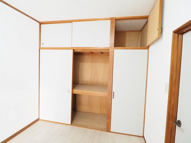 西山ビルの収納