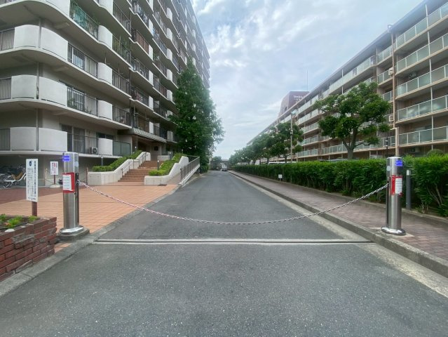 小阪パークハイツ壱号棟の駐車場