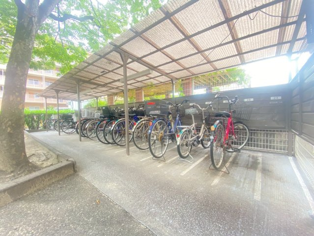 小阪パークハイツ壱号棟の駐輪場