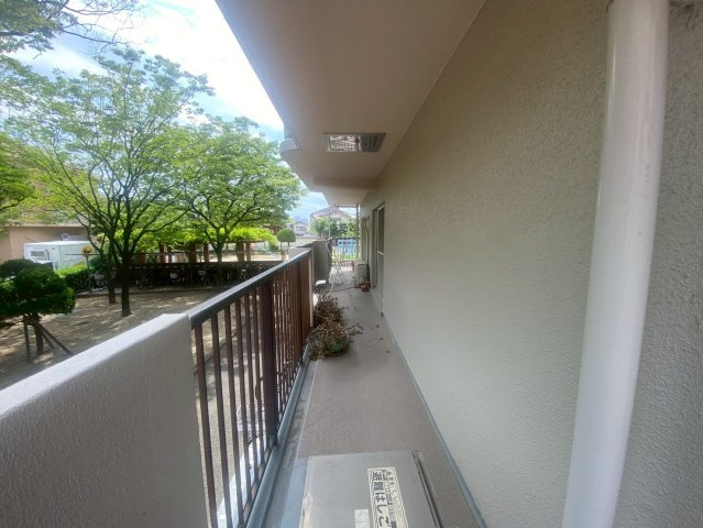 小阪パークハイツ壱号棟のバルコニー