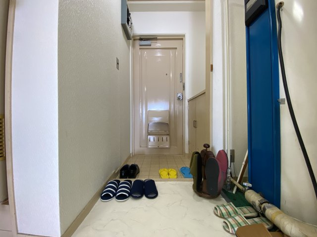 マンション南熱海の玄関