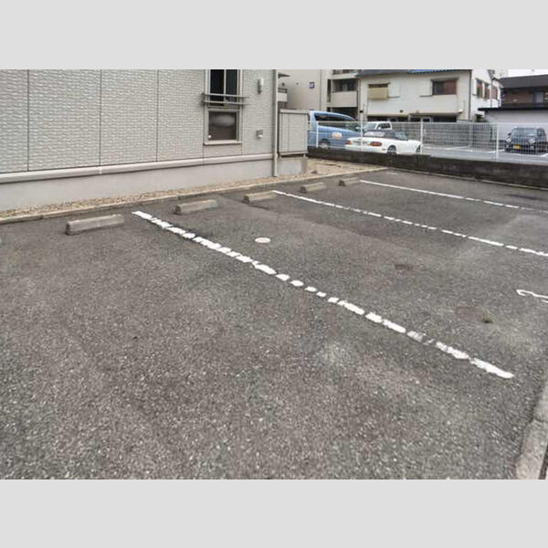ソフィアコート御影の駐車場